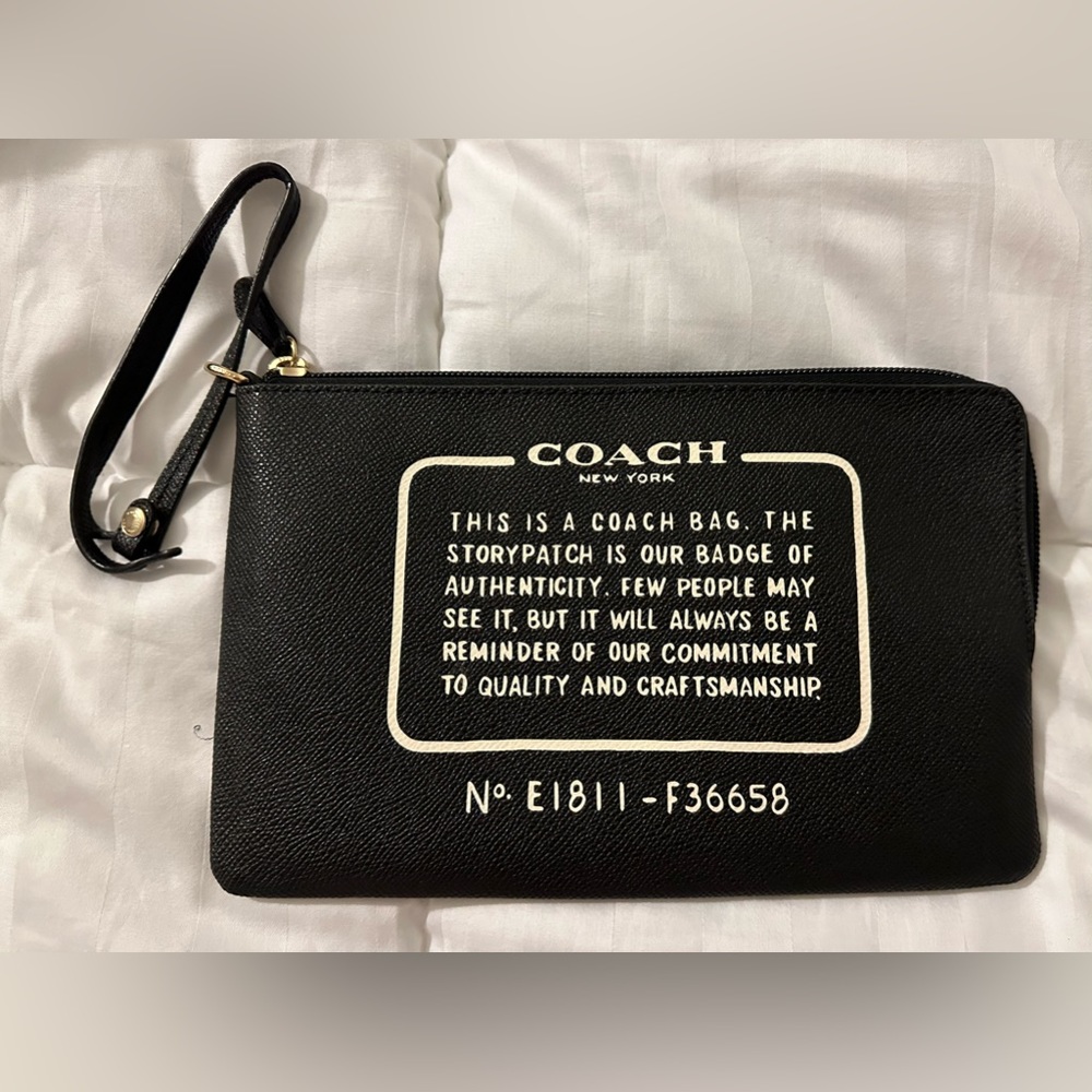 Coach Storypatch purse/wristlet
Brand new, never used